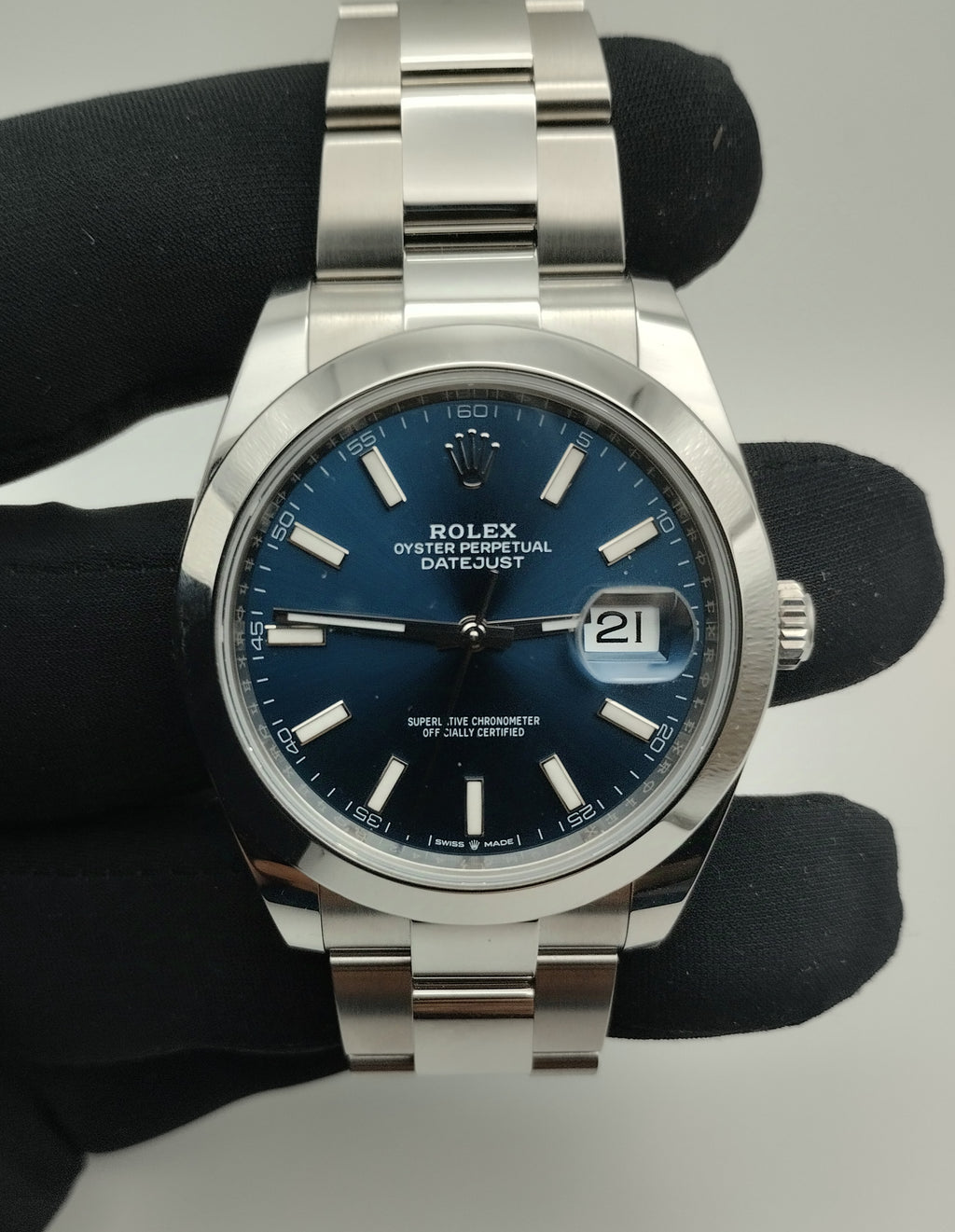 Rolex Oyster Perpetual 41 Quadrante Blu Soleil — Ref. 126300