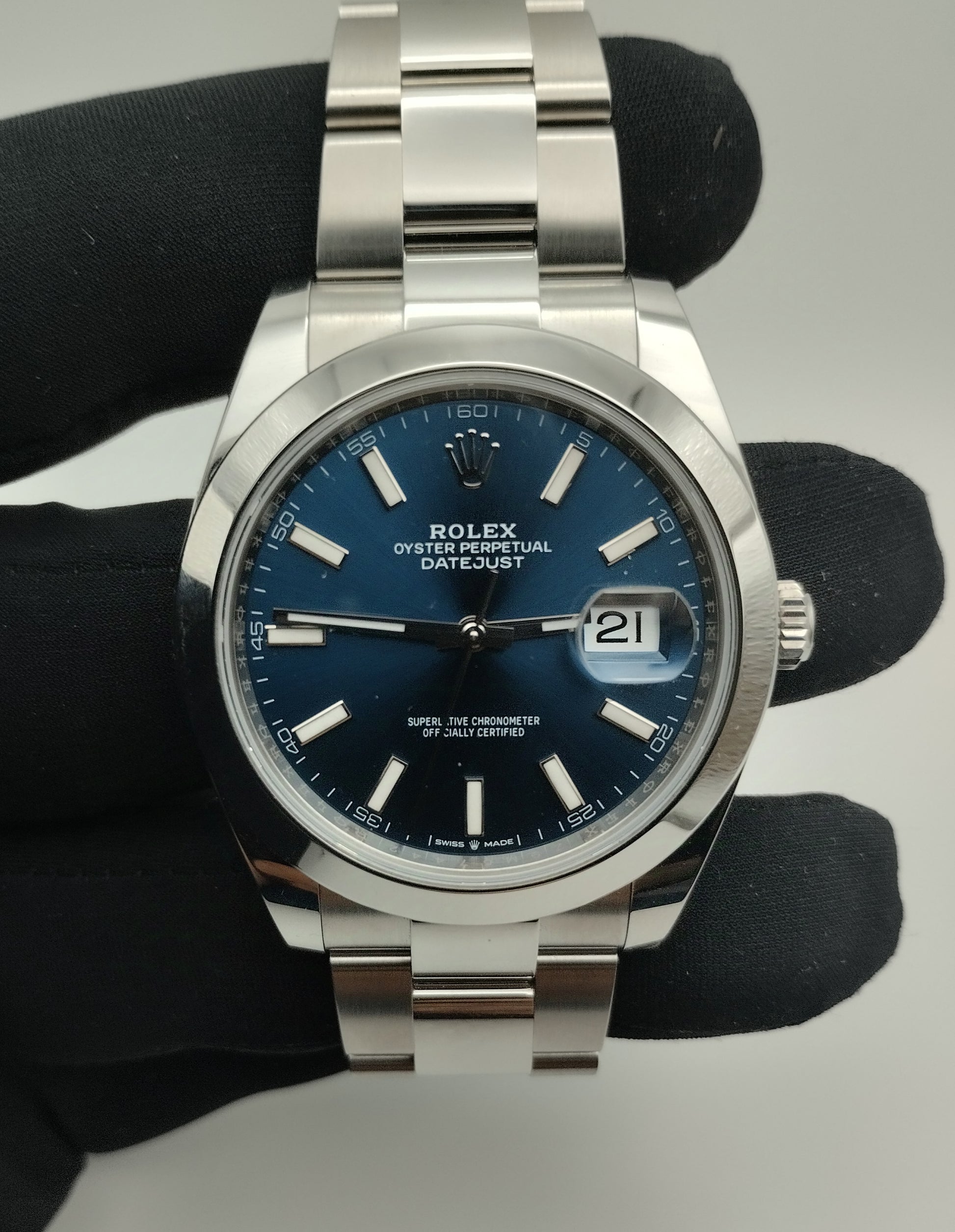 Rolex Oyster Perpetual 41 Quadrante Blu Soleil — Ref. 126300