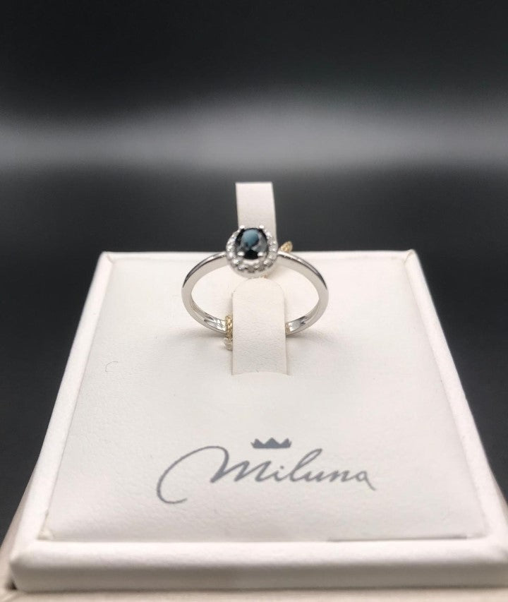 Anello Miluna in Oro Bianco con Diamanti e Zaffiro
