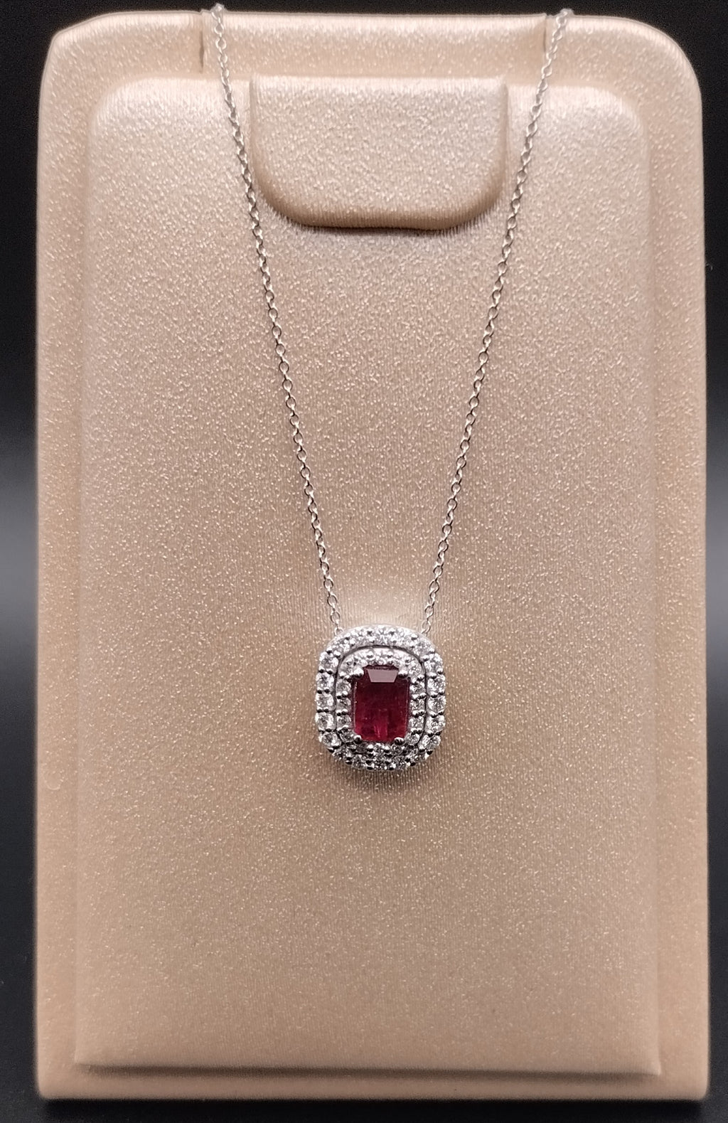Collana in Oro Bianco con Diamanti e Rubino — Creazione Gusci