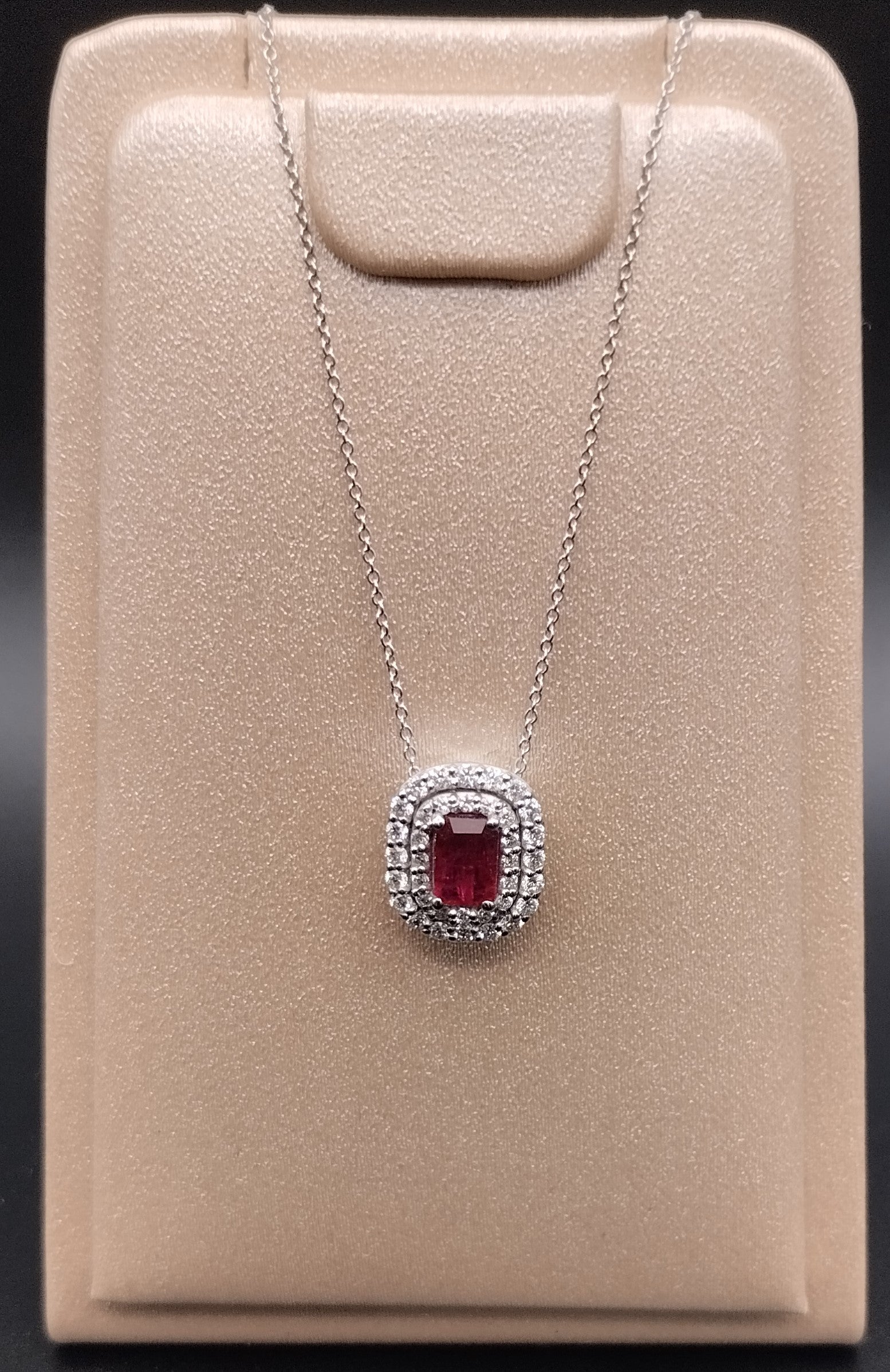Collana in Oro Bianco con Diamanti e Rubino — Creazione Gusci