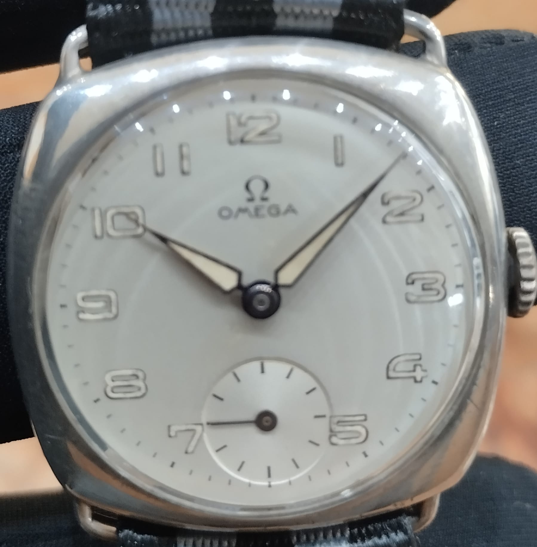 Omega Art-Déco Vintage 1923 — Cassa in Argento 925 a Cuscino