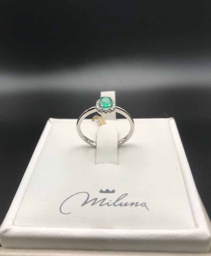 Anello Miluna in Oro Bianco con Diamanti e Smeraldo