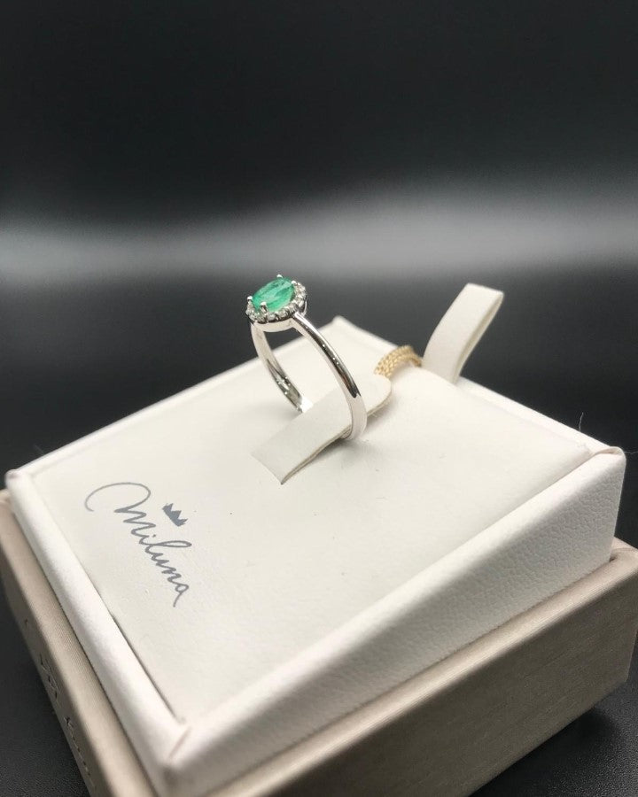 Anello Miluna in Oro Bianco con Diamanti e Smeraldo