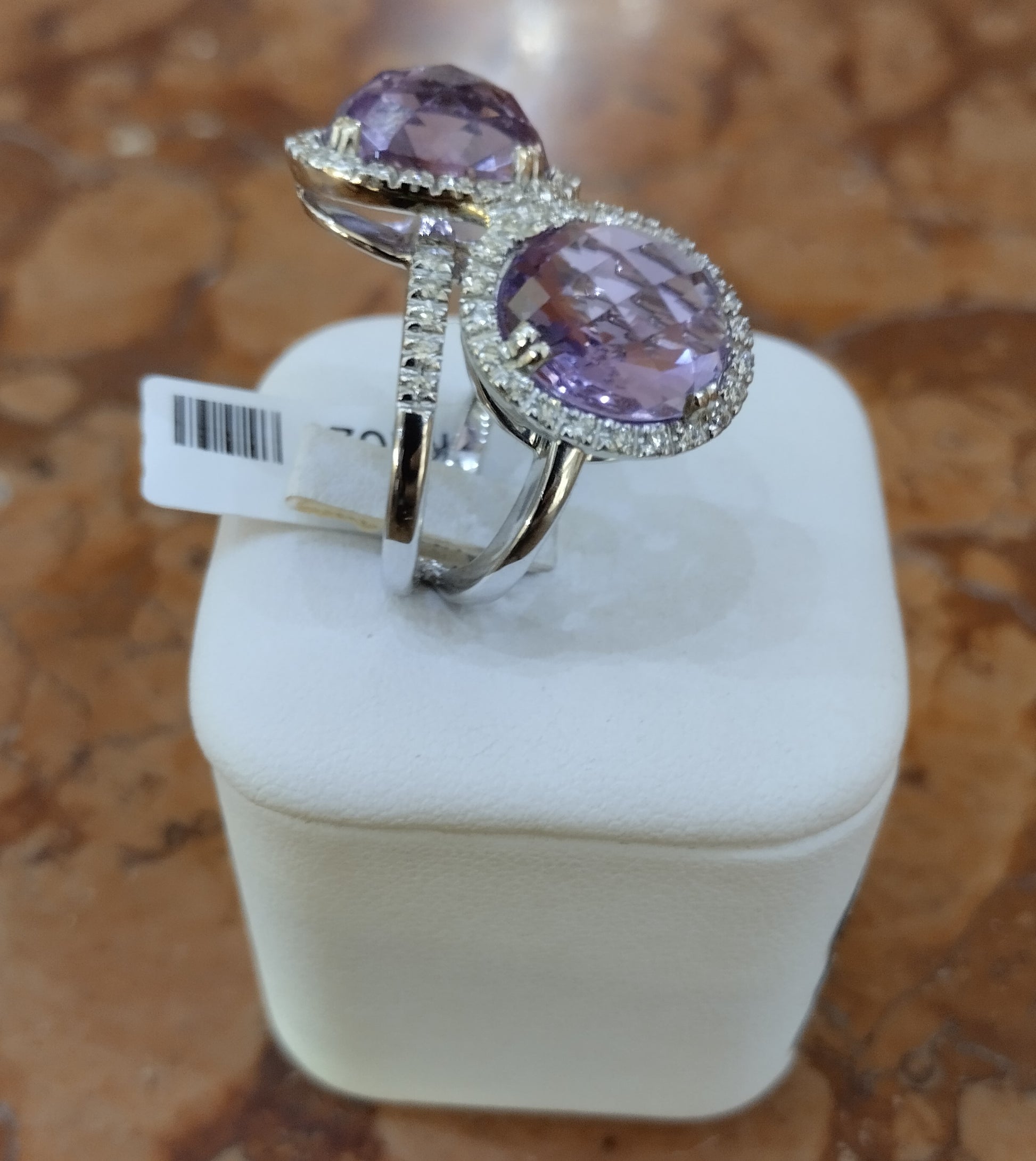 Anello in Oro Bianco con Diamanti e Ametiste — Creazione Gusci