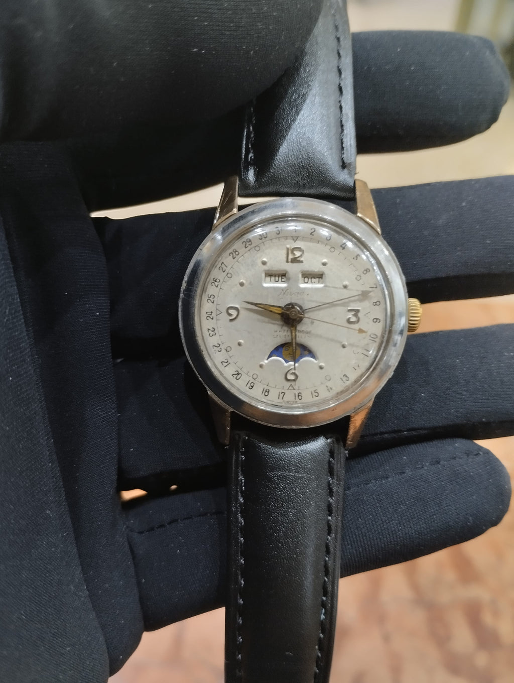 Nivada Autocal Moonphase Vintage 1953 — Fasi Lunari e Triplo Calendario