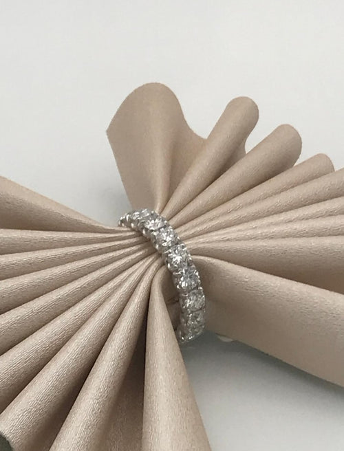 Anello Eternity Oro Bianco e Diamanti Lab Grown