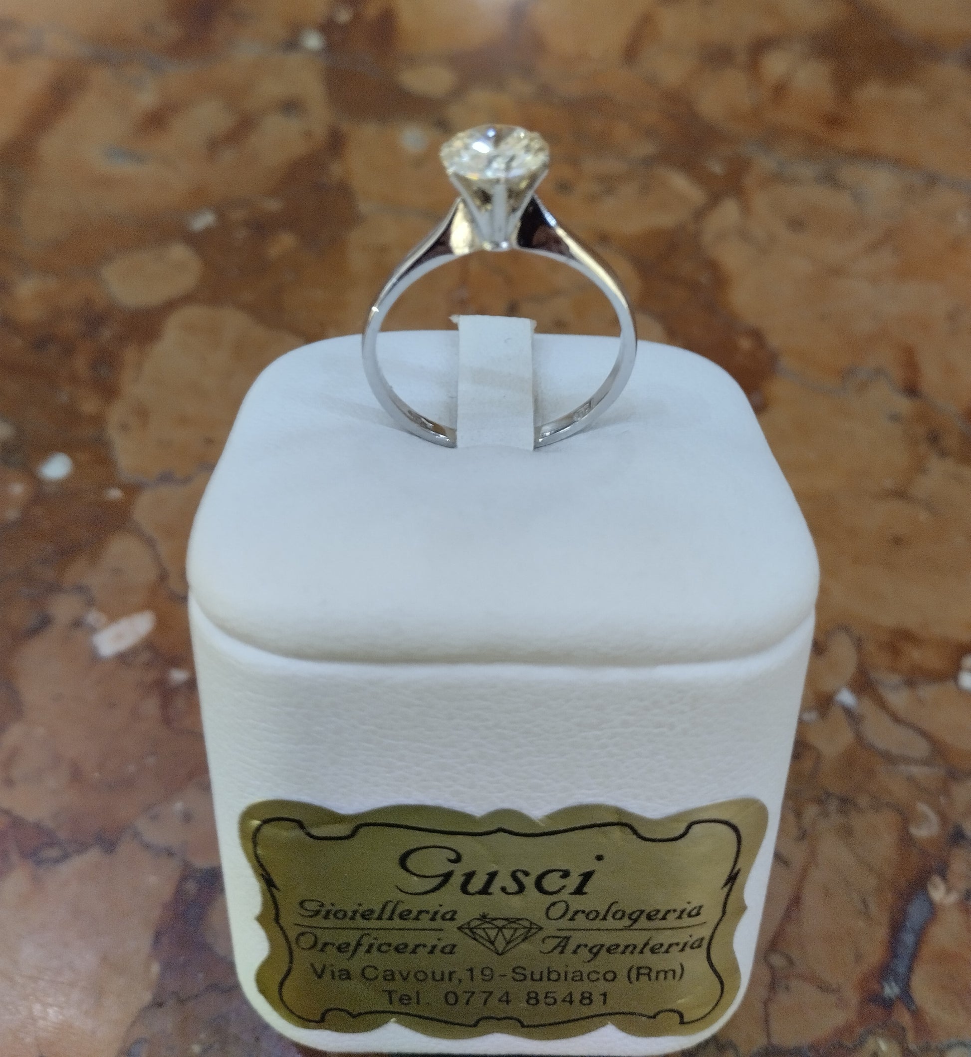 Anello Solitario in Oro Bianco con Diamante 1,20 ct — Creazione Gusci
