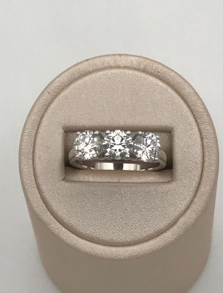 Anello Trilogy Oro Bianco e Diamanti Lab Grown