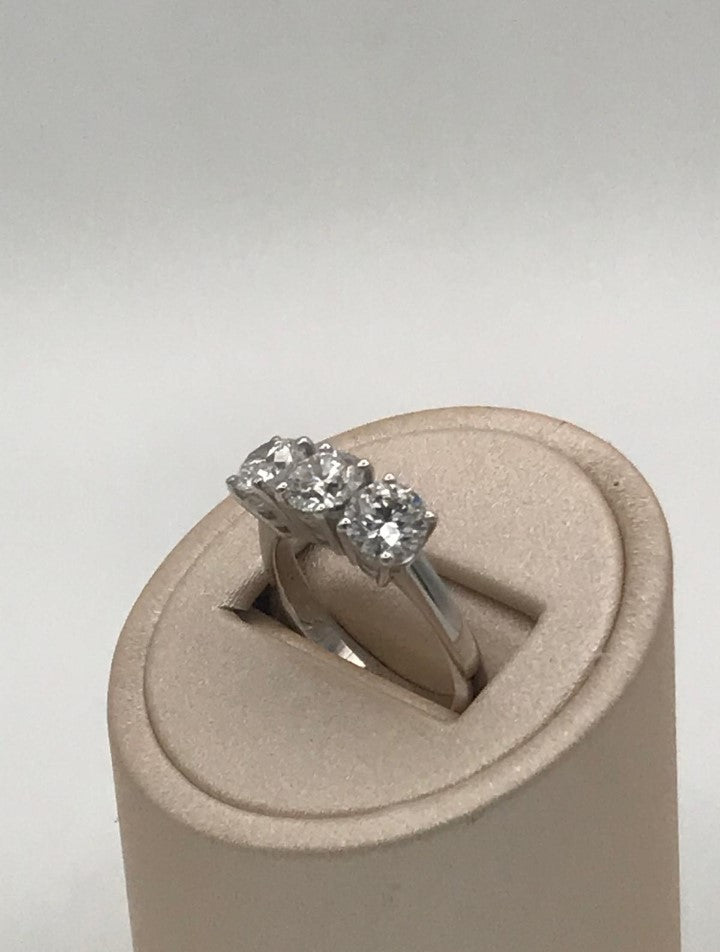 Anello Trilogy Oro Bianco e Diamanti Lab Grown
