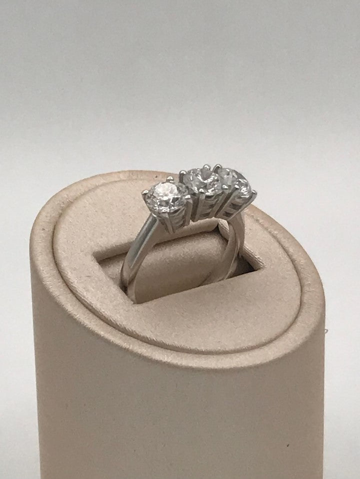 Anello Trilogy Oro Bianco e Diamanti Lab Grown