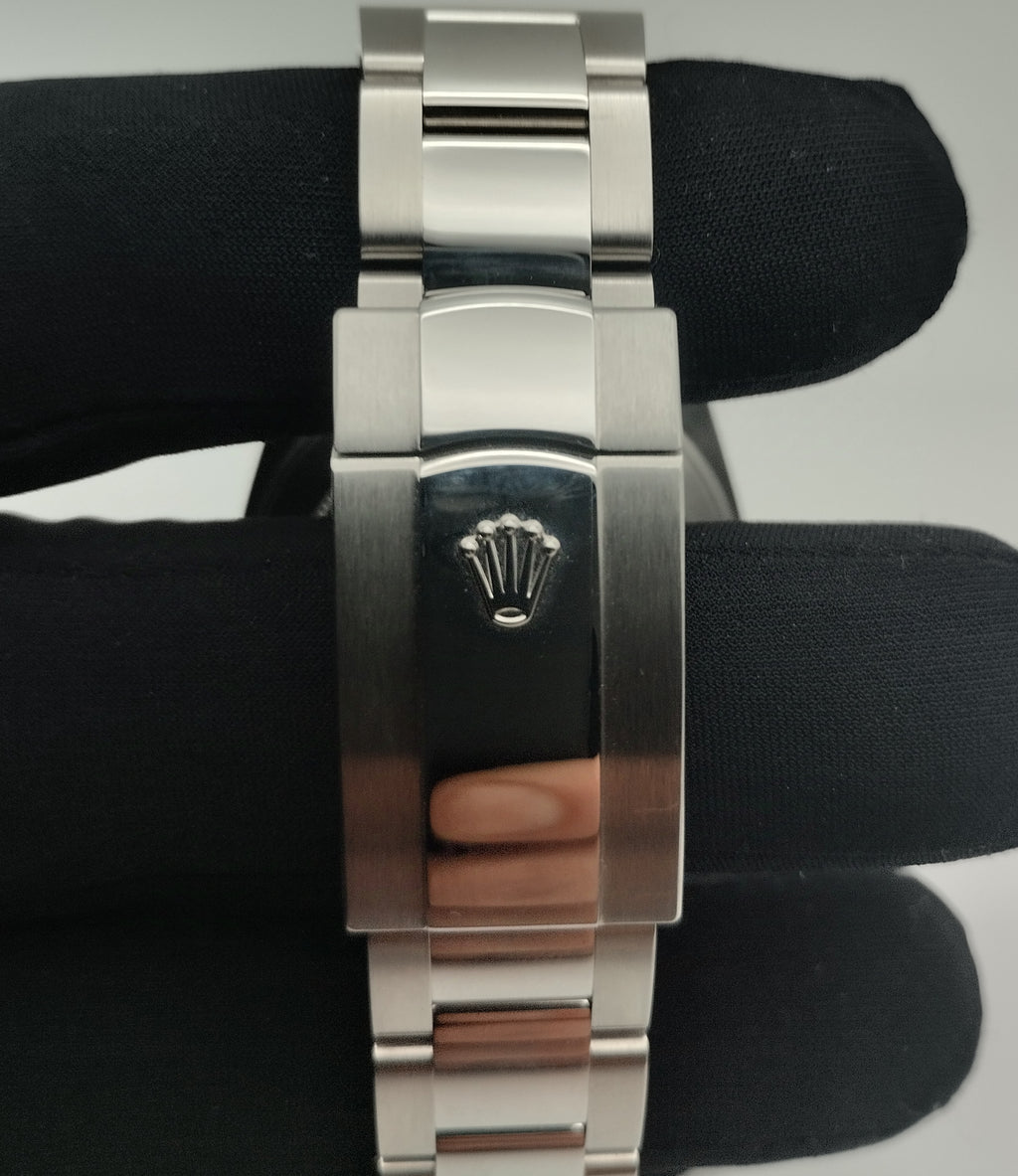 Rolex Oyster Perpetual 41 Quadrante Blu Soleil — Ref. 126300