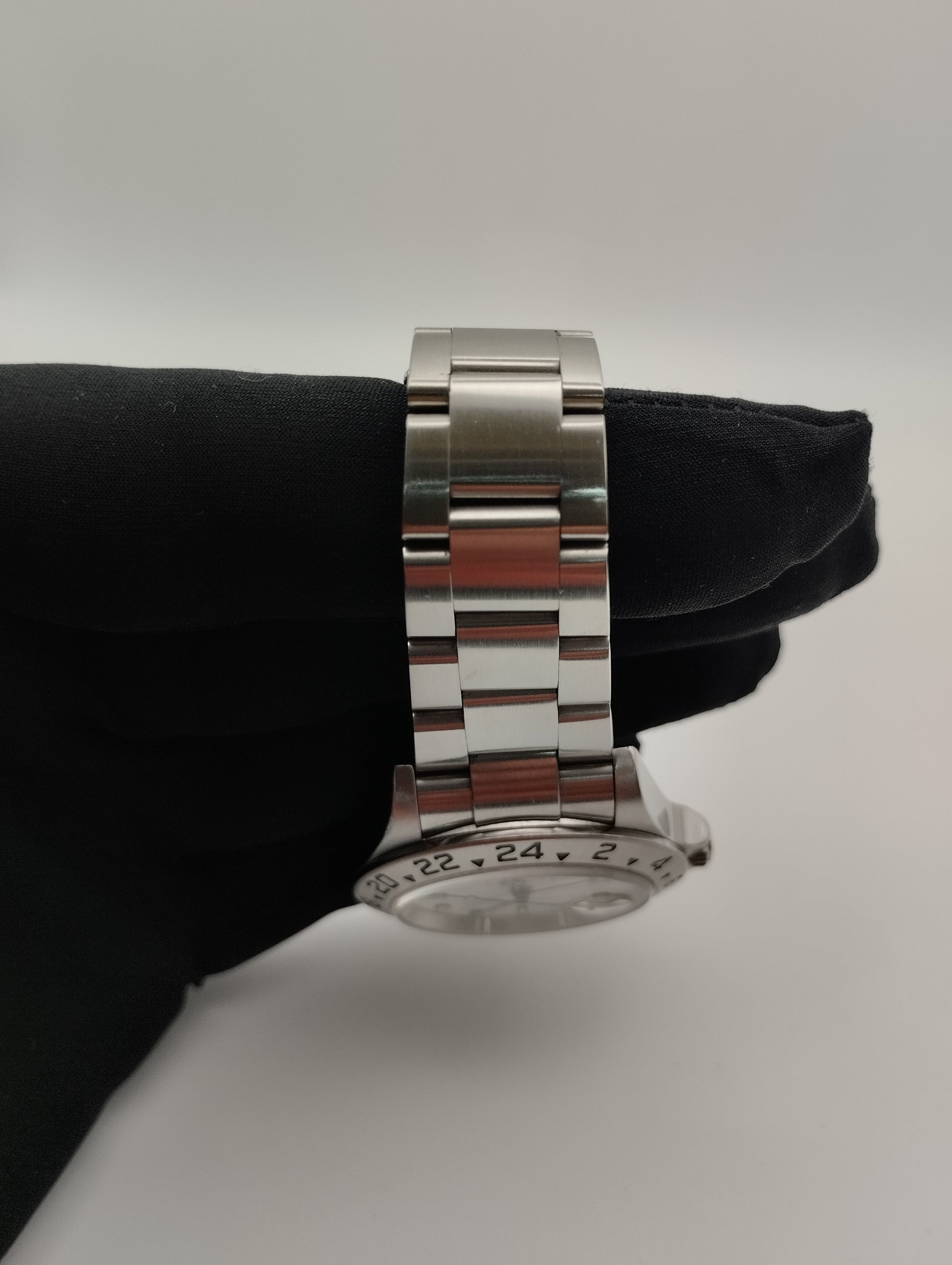 Rolex Explorer II Ref. 16570 Quadrante Polare — Anno 2008 (Serie Z) Full Set