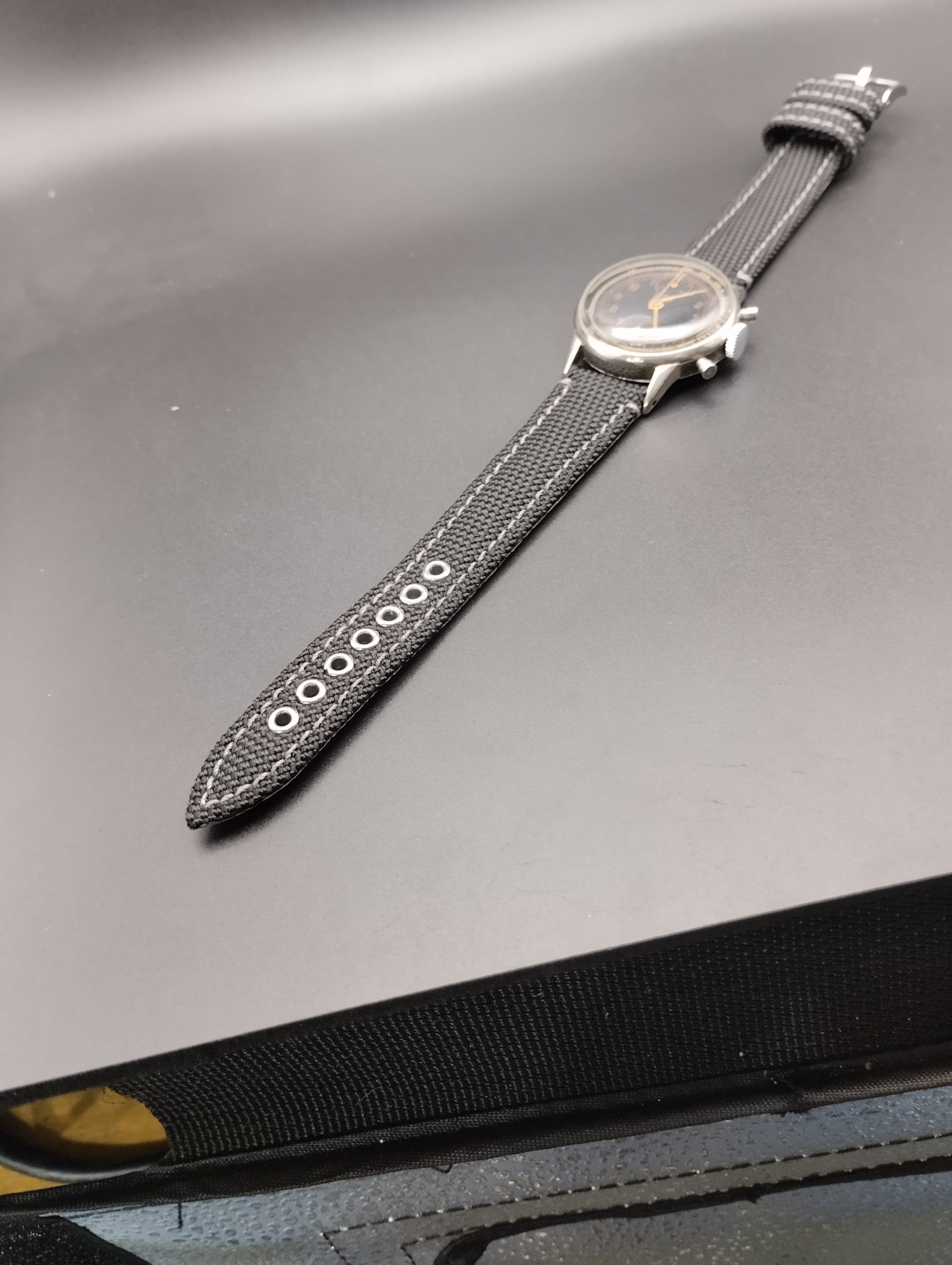 Heuer Up & Down Ref. 433 Vintage Anni '40 — Quadrante Nero Numeri Rossi