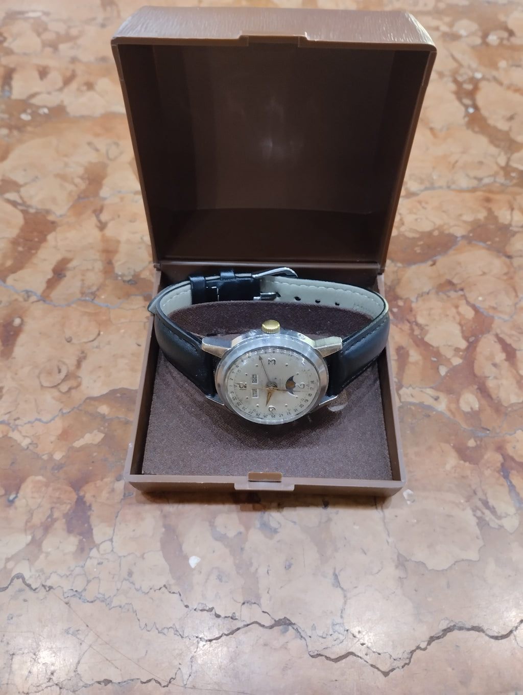 Nivada Autocal Moonphase Vintage 1953 — Fasi Lunari e Triplo Calendario