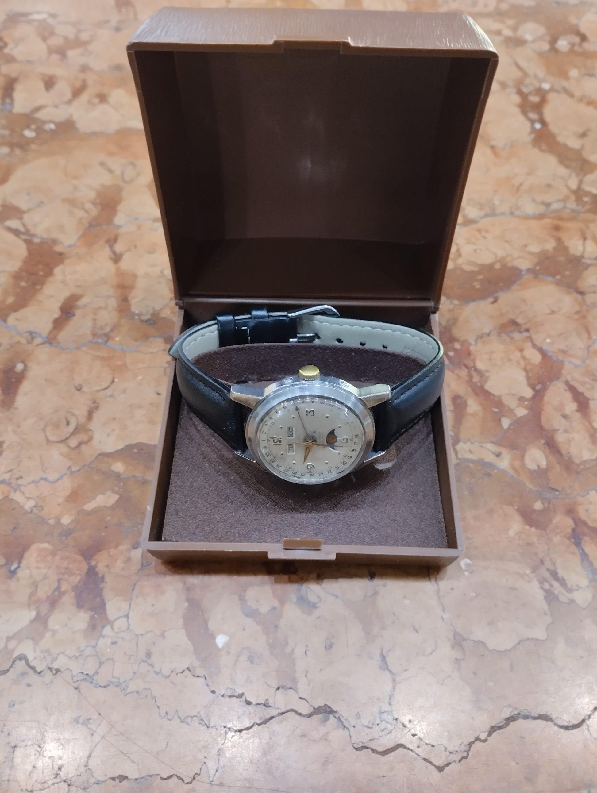 Nivada Autocal Moonphase Vintage 1953 — Fasi Lunari e Triplo Calendario