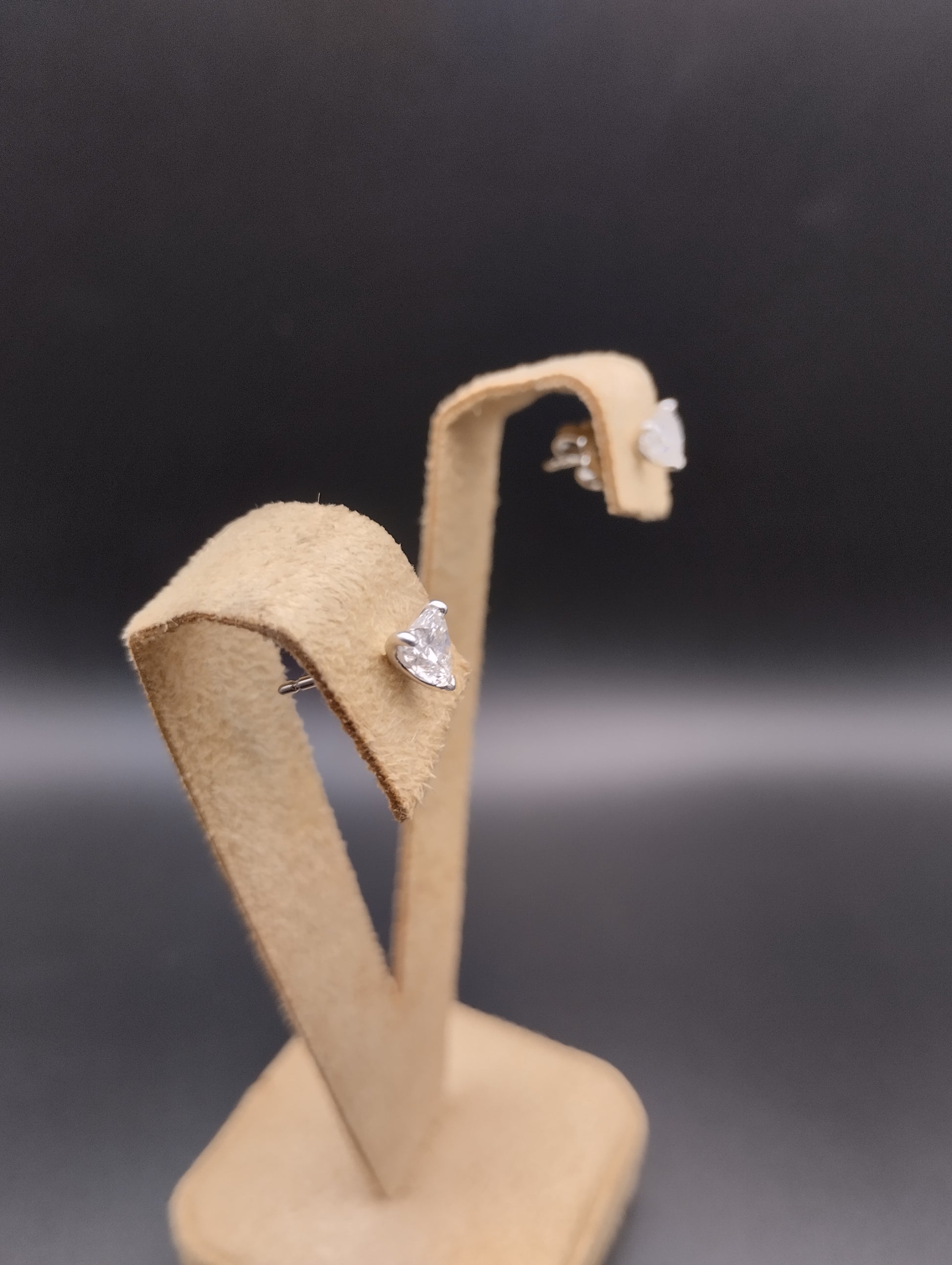Orecchini Cuore Oro Bianco e Diamanti Lab Grown