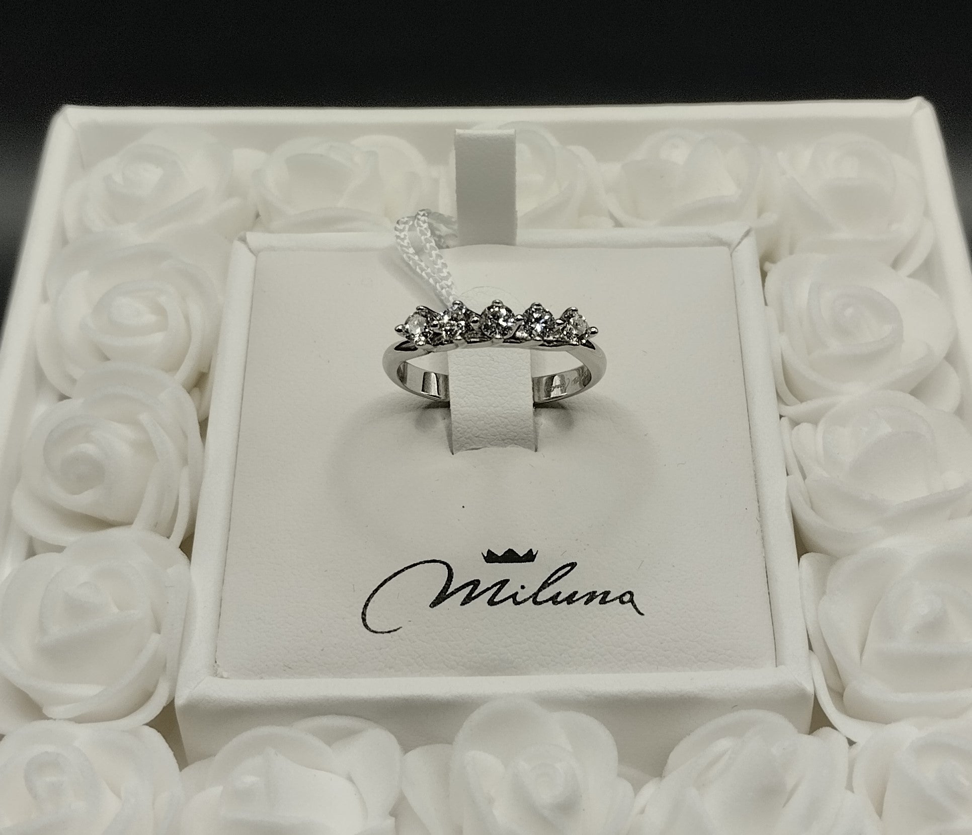 Anello Veretta Grande Miluna in Oro Bianco e Diamanti