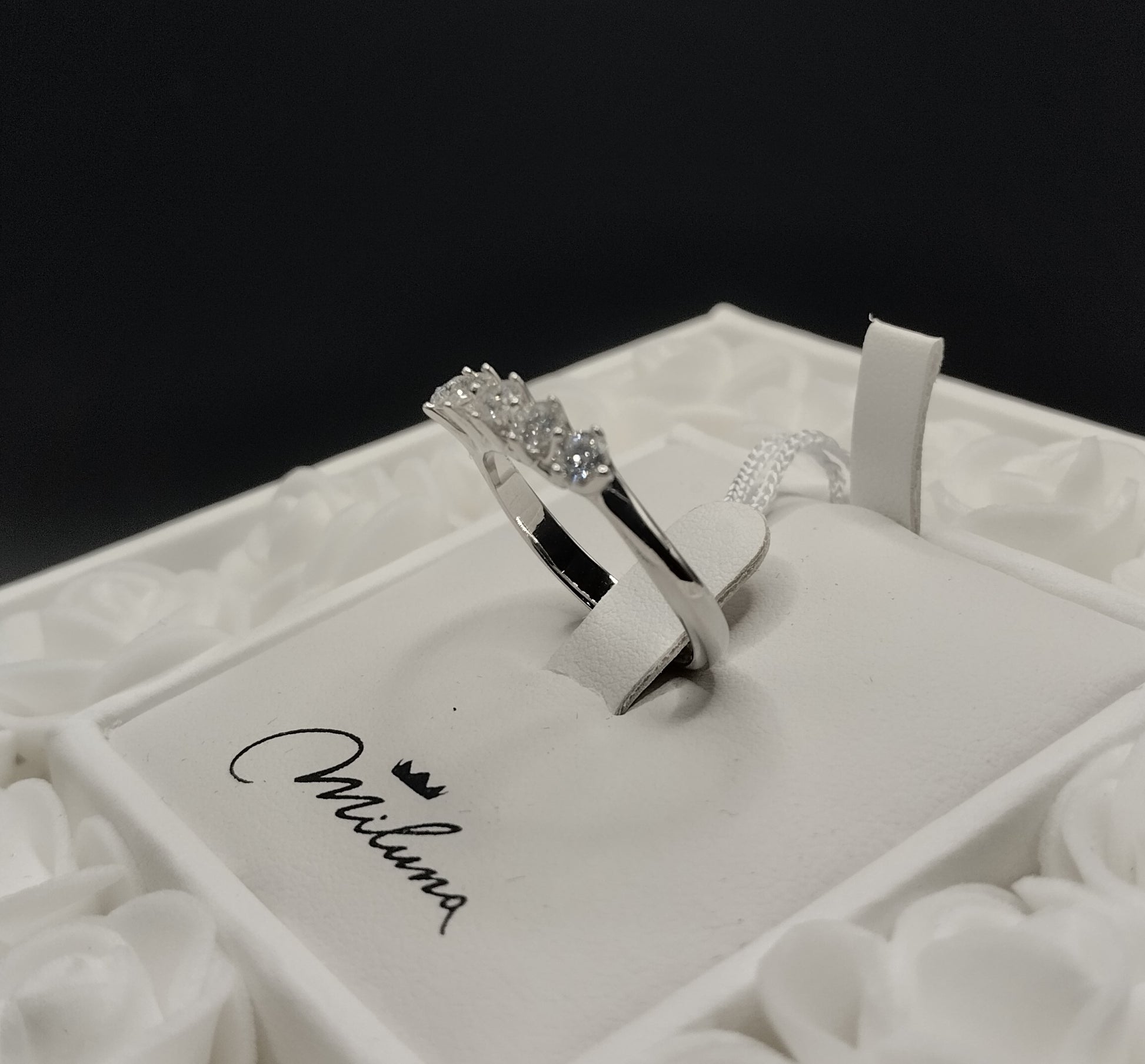 Anello Veretta Grande Miluna in Oro Bianco e Diamanti