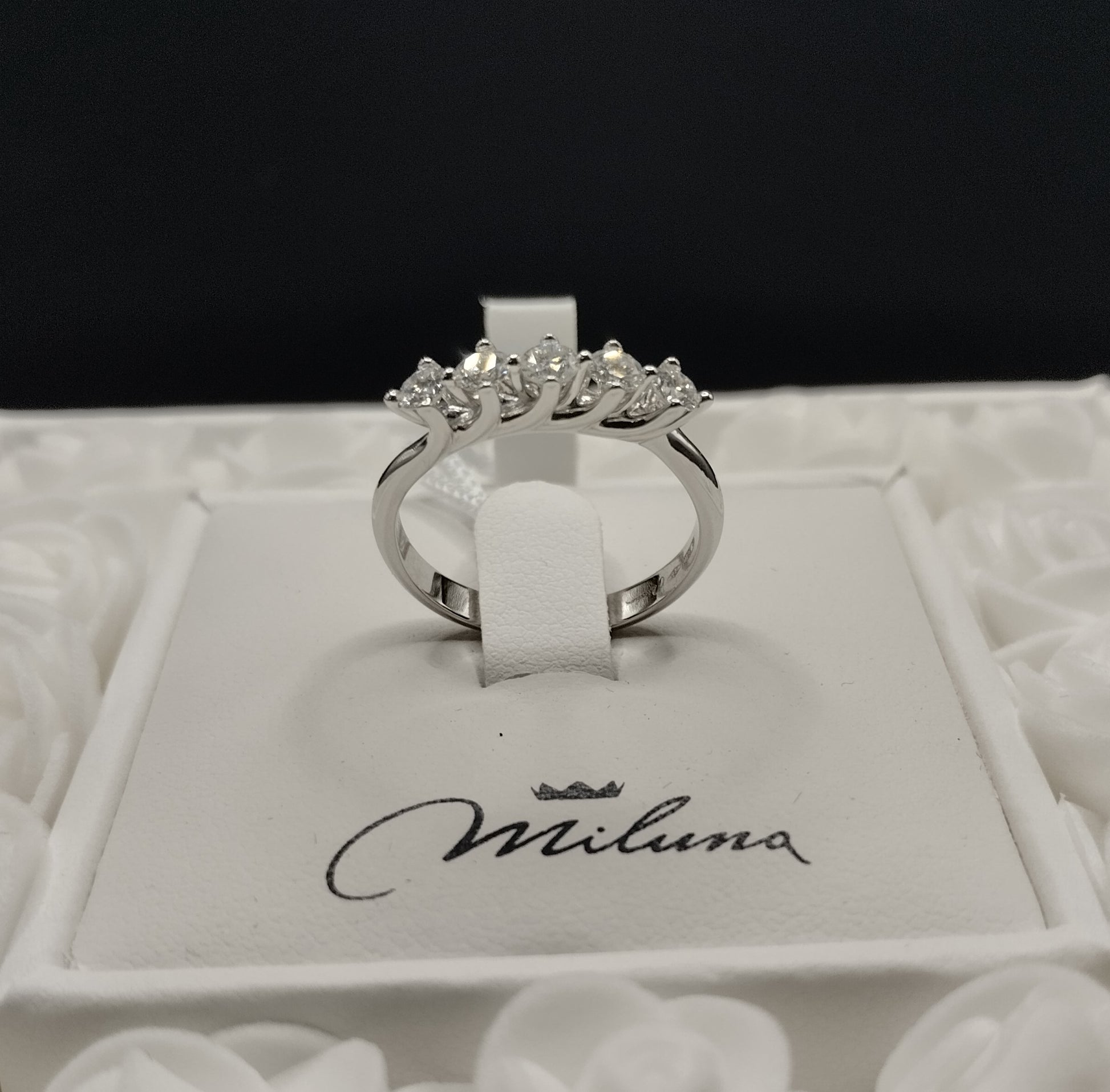 Anello Veretta Grande Miluna in Oro Bianco e Diamanti