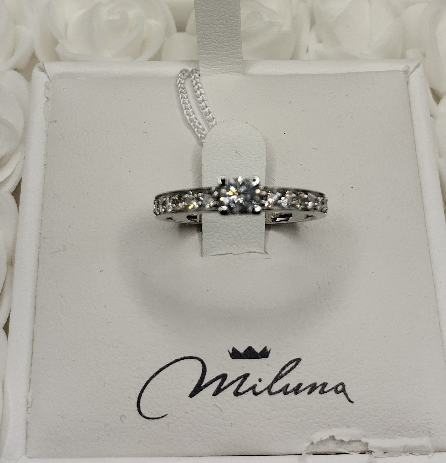 Anello Solitario Fascia Miluna in Oro Bianco e Diamante