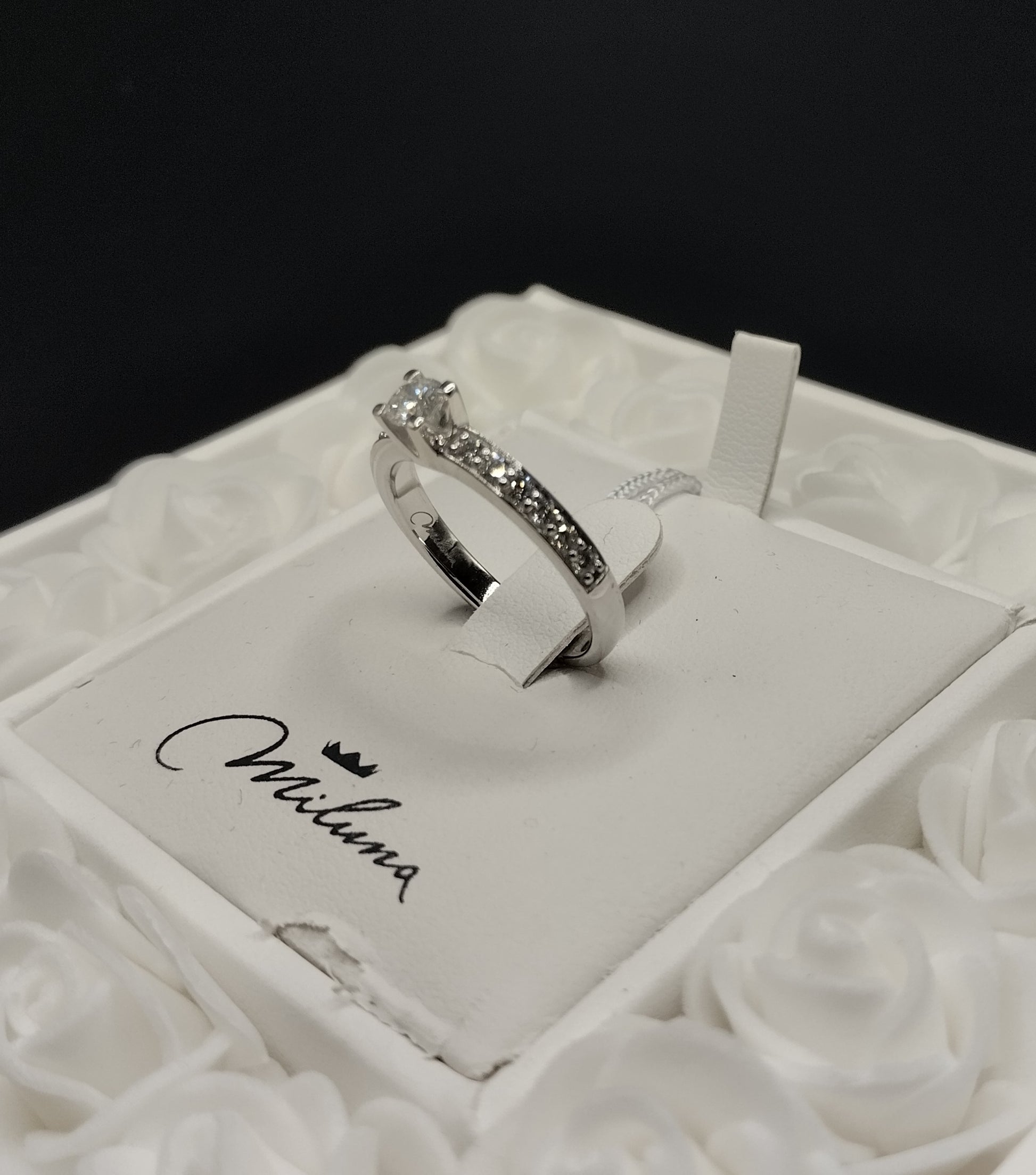 Anello Solitario Fascia Miluna in Oro Bianco e Diamante
