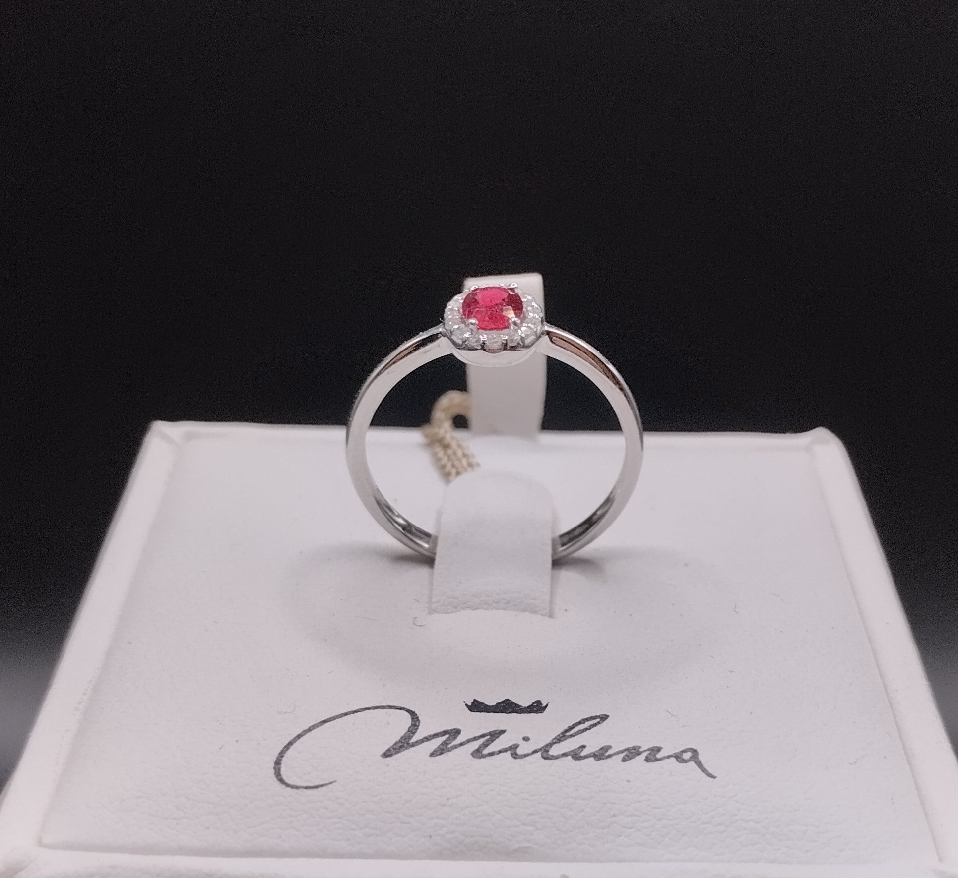 Anello Miluna in Oro Bianco con Diamanti e Rubino
