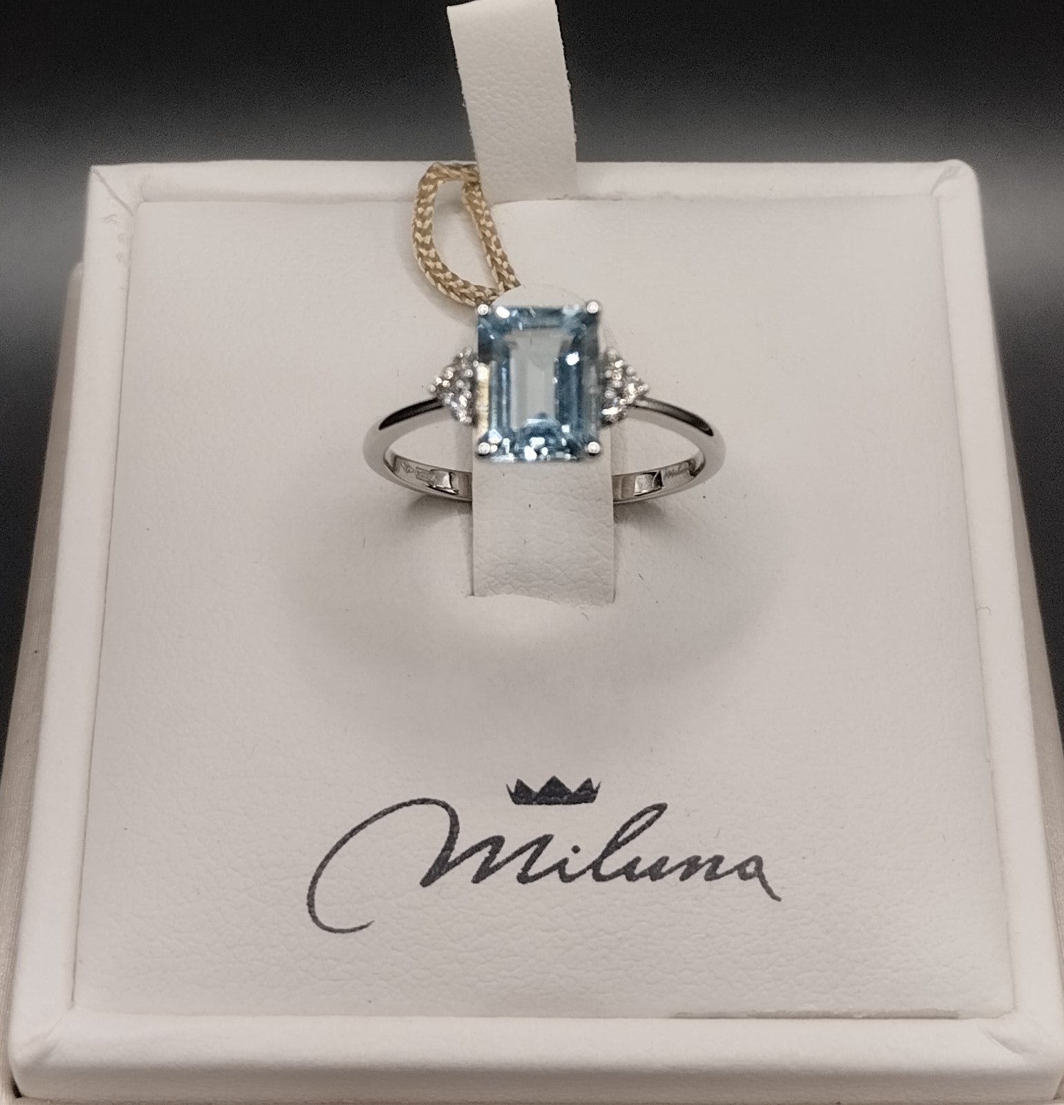 Anello Miluna in Oro Bianco con Diamanti e Acquamarina