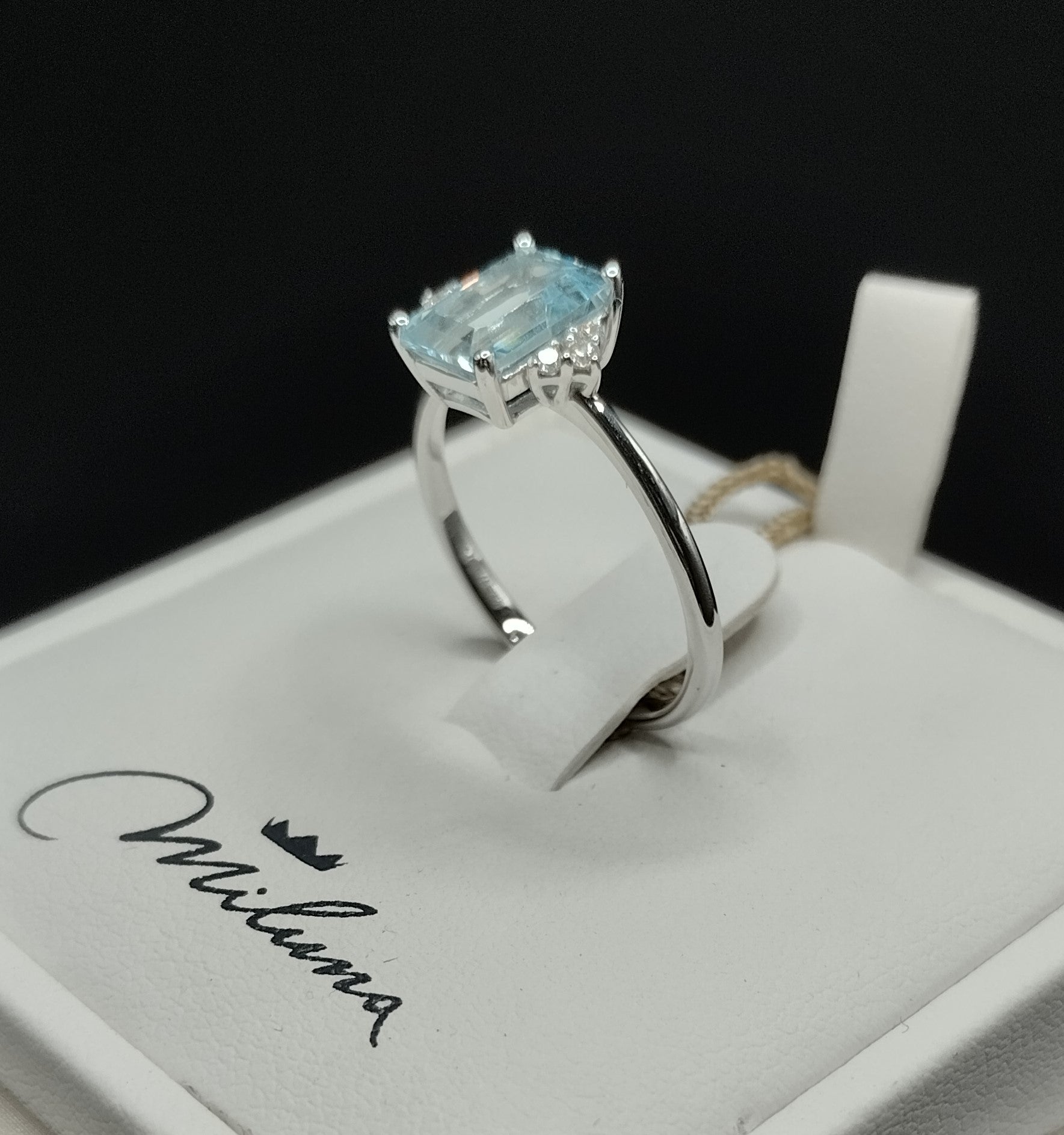 Anello Miluna in Oro Bianco con Diamanti e Acquamarina