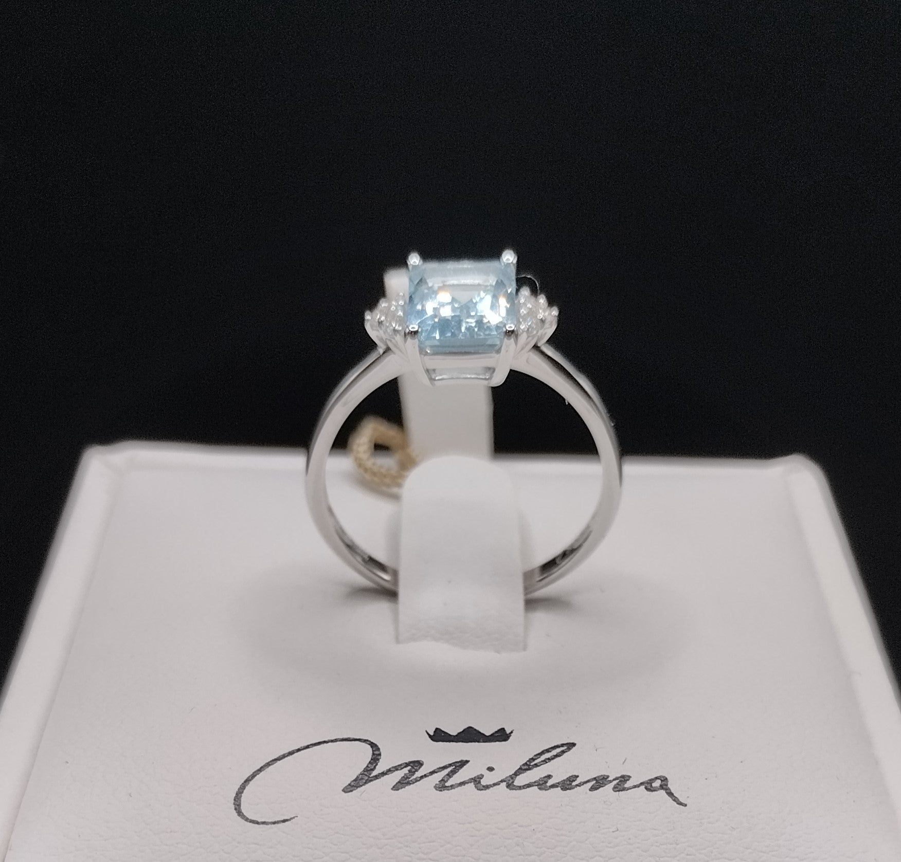 Anello Miluna in Oro Bianco con Diamanti e Acquamarina